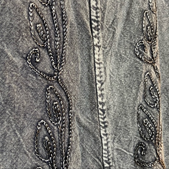 Urban Celt sleeveless grey maxi dress with tie waist - Picture 6 of 6